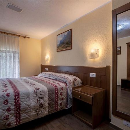 Hotel Cecchin Aosta Eksteriør billede