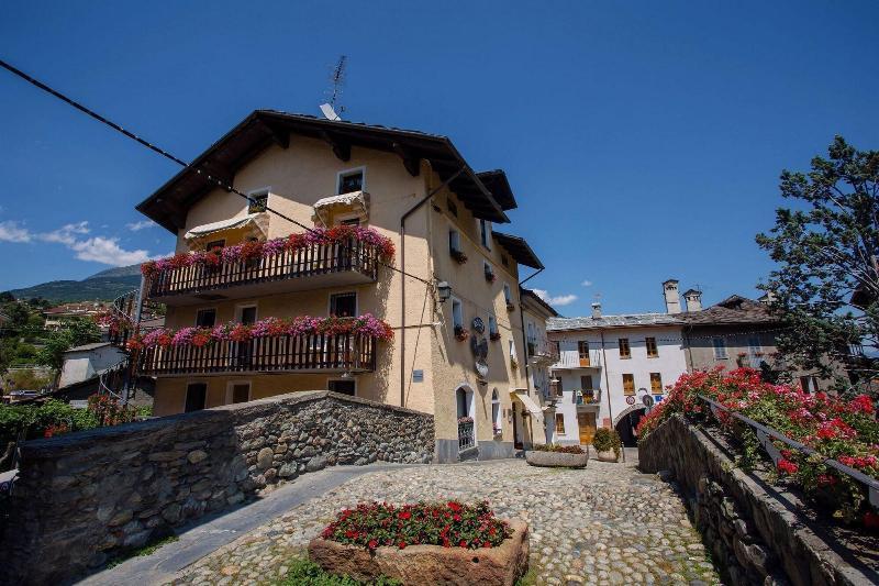 Hotel Cecchin Aosta Eksteriør billede