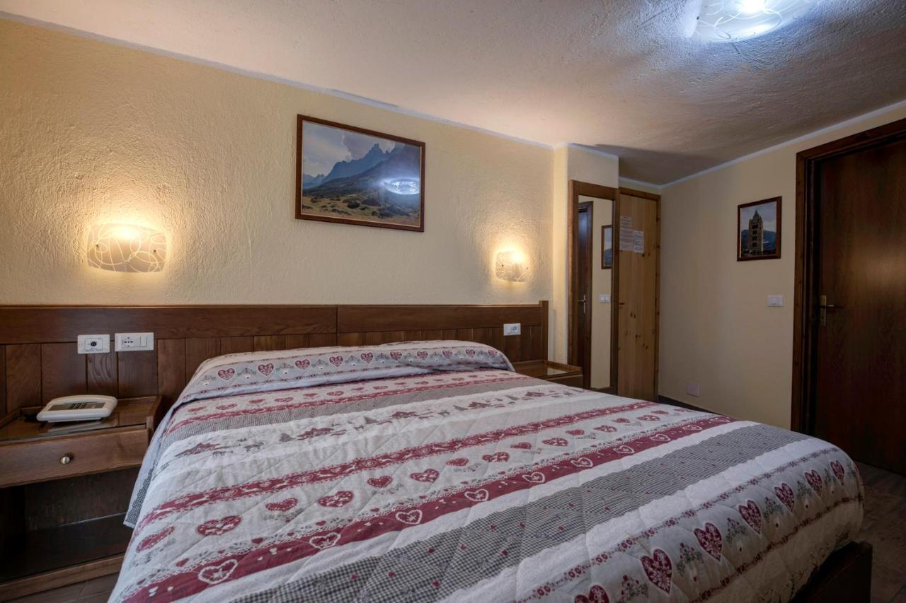 Hotel Cecchin Aosta Eksteriør billede