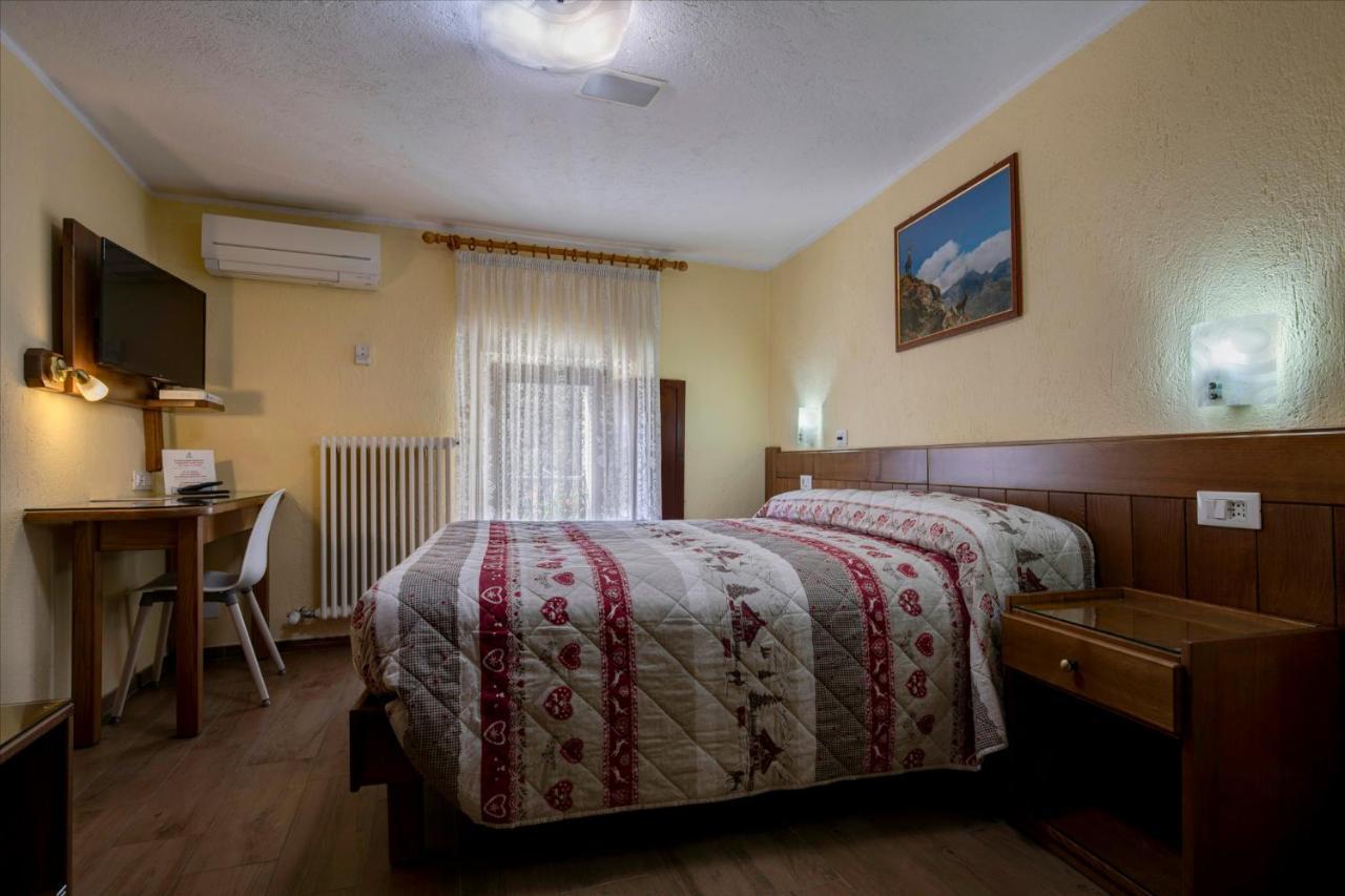 Hotel Cecchin Aosta Eksteriør billede