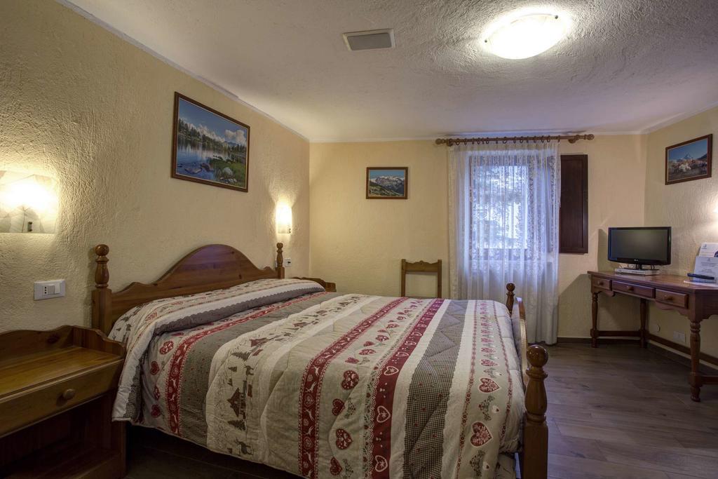 Hotel Cecchin Aosta Eksteriør billede