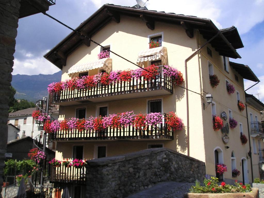 Hotel Cecchin Aosta Eksteriør billede