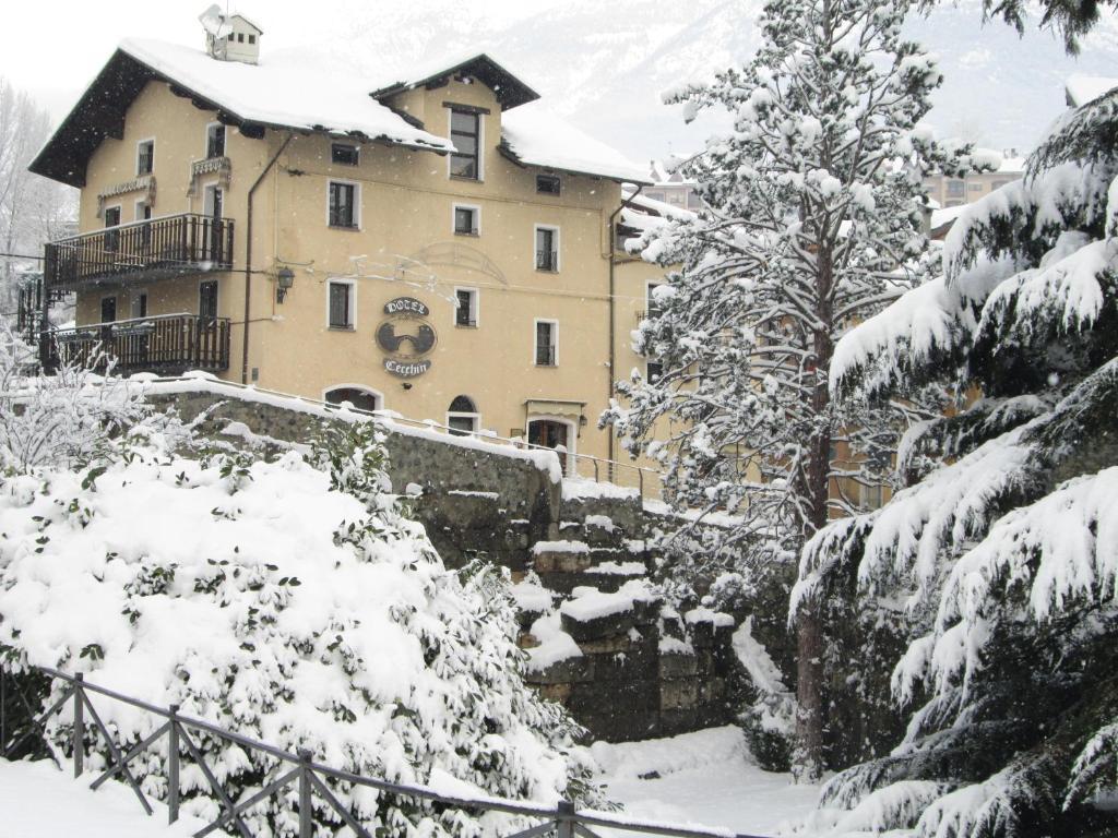 Hotel Cecchin Aosta Eksteriør billede